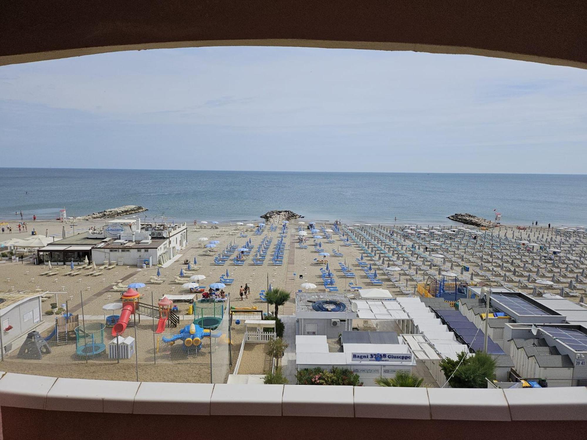 Hotel Villa Rosa Misano Adriatico Exteriör bild