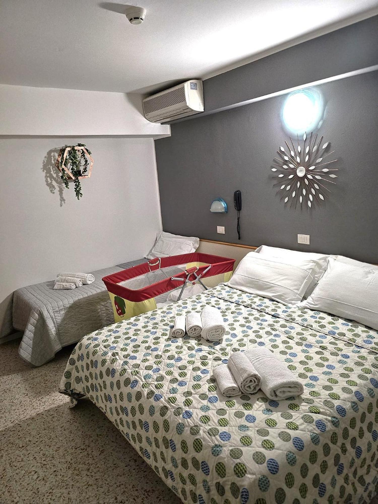 Hotel Villa Rosa Misano Adriatico Exteriör bild