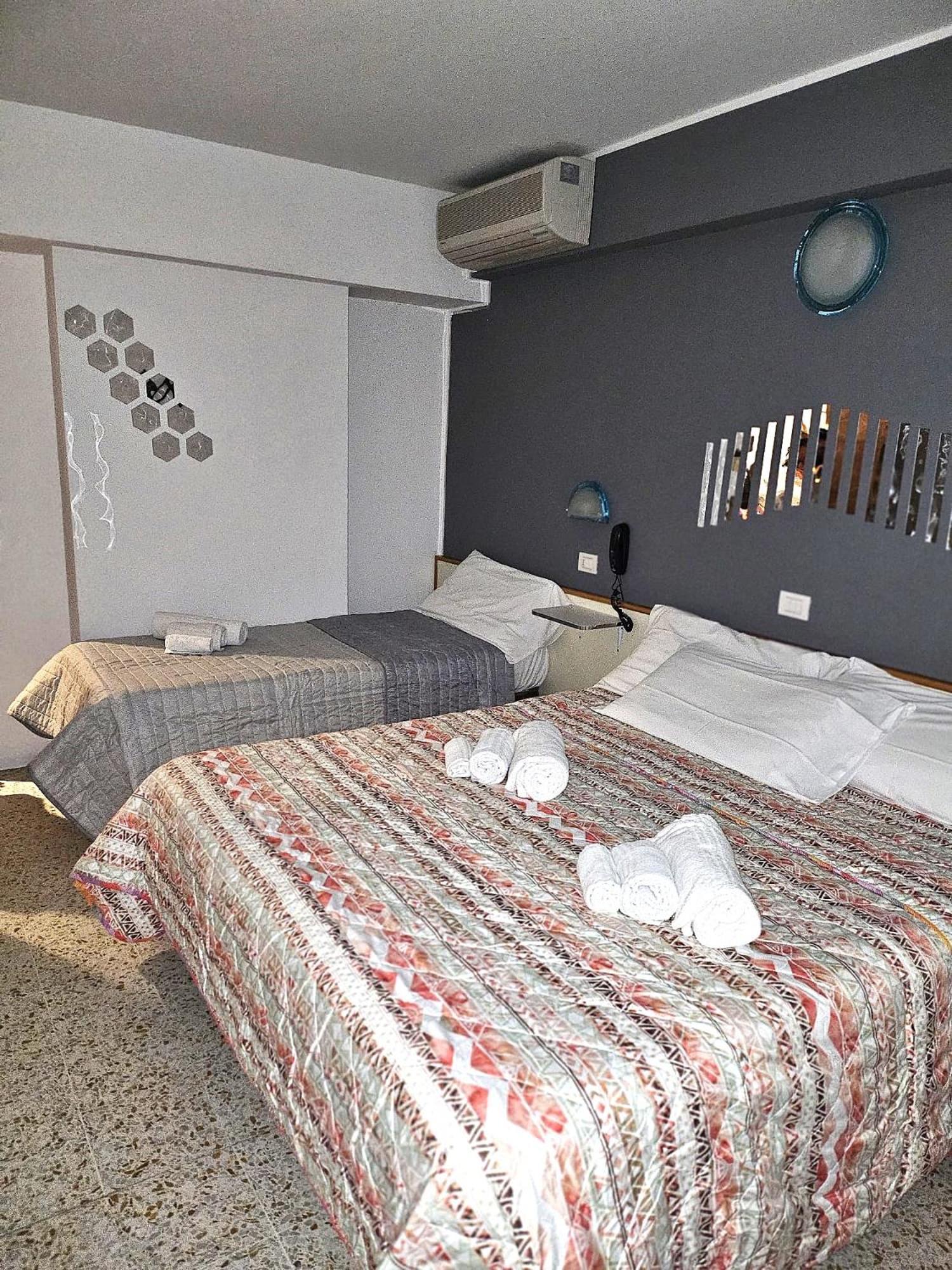 Hotel Villa Rosa Misano Adriatico Exteriör bild