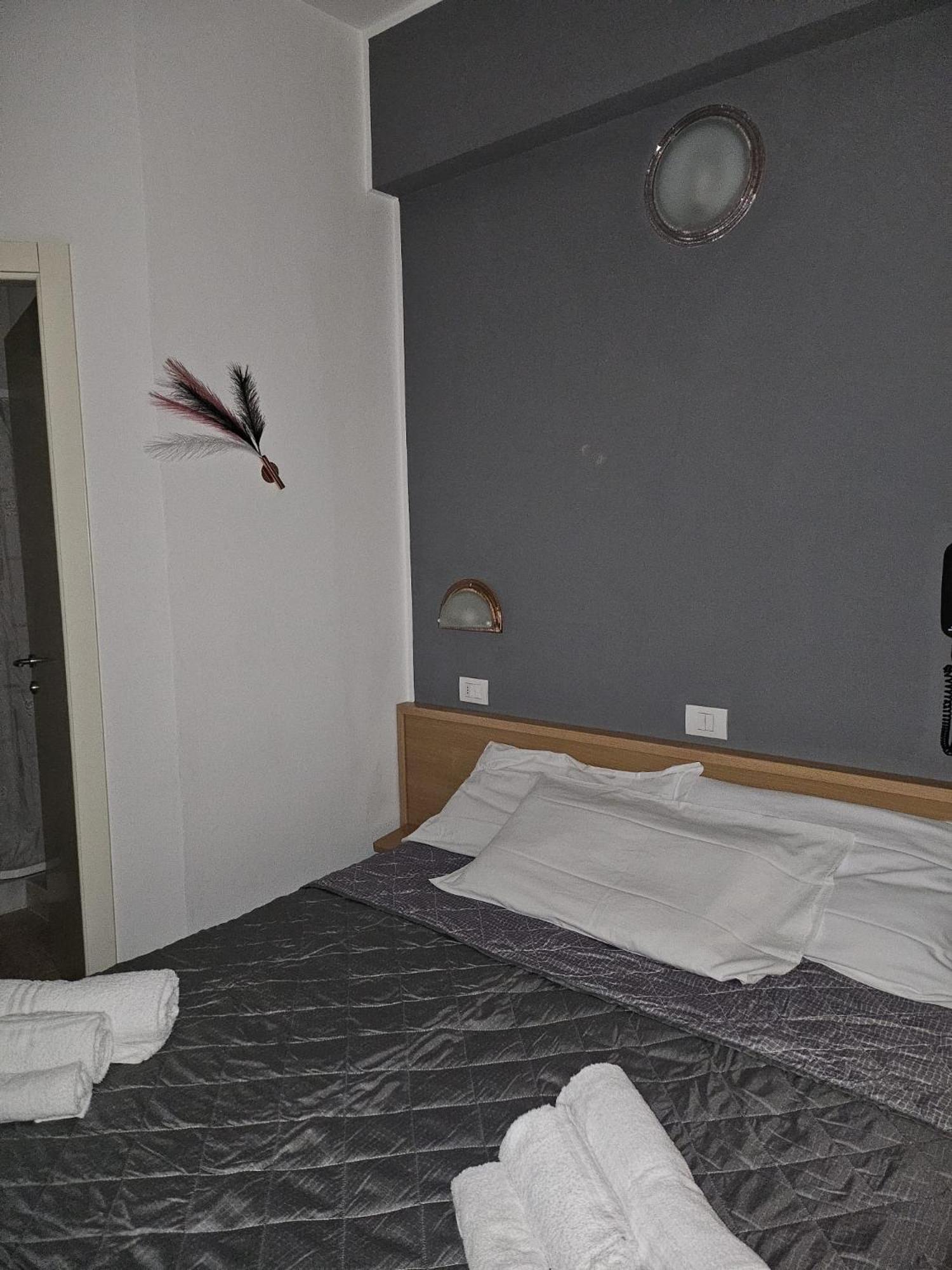 Hotel Villa Rosa Misano Adriatico Exteriör bild